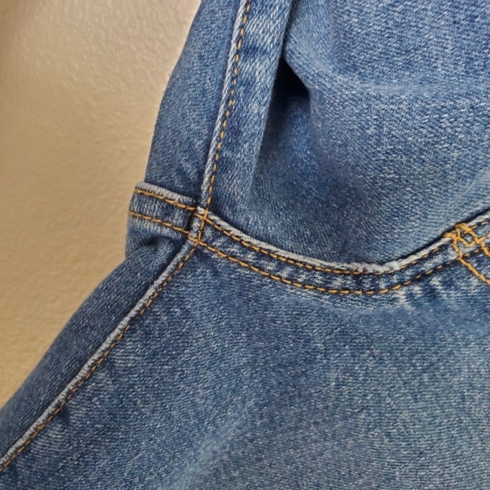 Levi's Women's Button Fly Wedgie Straight Leg Jeans With Distressing‎ - Picture 4 of 10